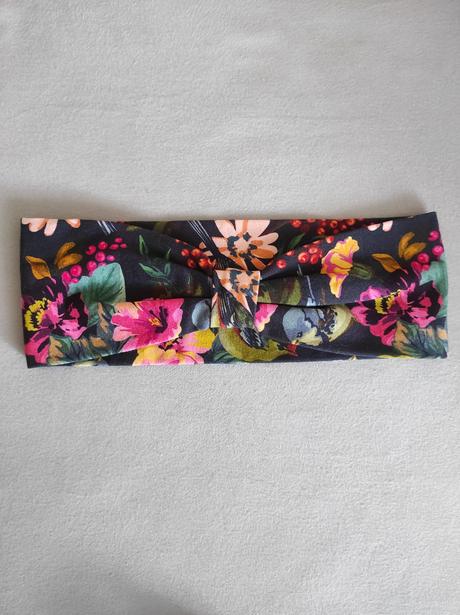 Farebná kvetinová čelenka,