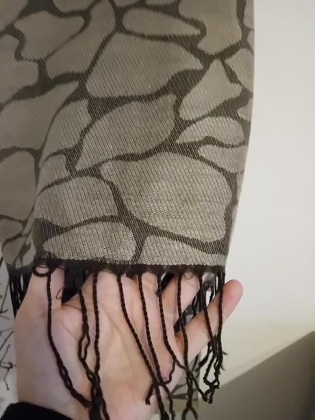 Hnedobéžová šatka, 