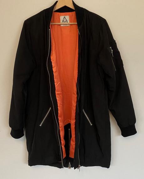 Čierna bombera bunda unif veľkosť s / m, s