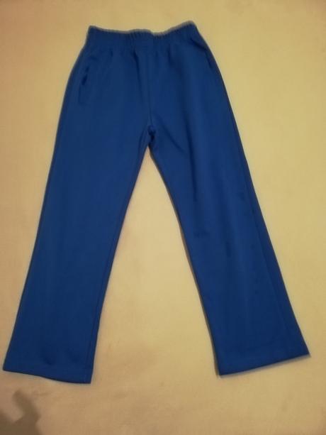 Tepláková suprava-nenosena, 122