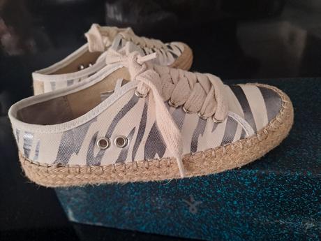 Emu australia tenisky, 31