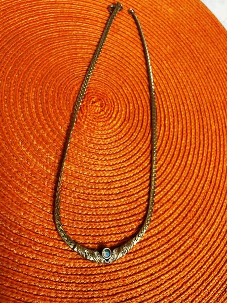 Náhrdelník s opálom,