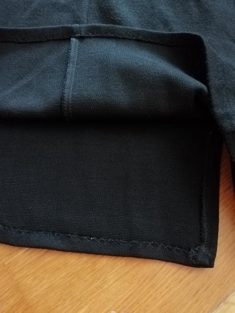 Jednoduché čierne šaty, l