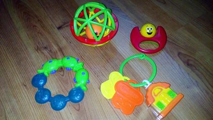 Prvé hračky pre bábo,