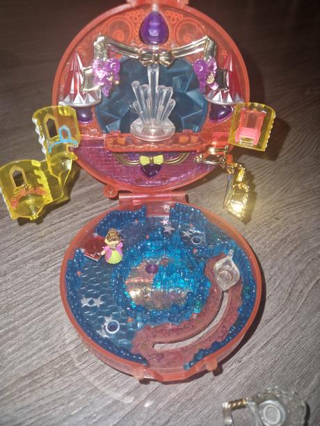 Polly pocket bluebird,