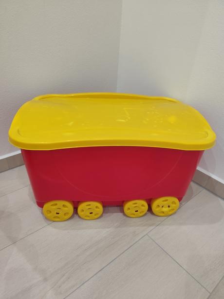 Predám plastové boxy, 