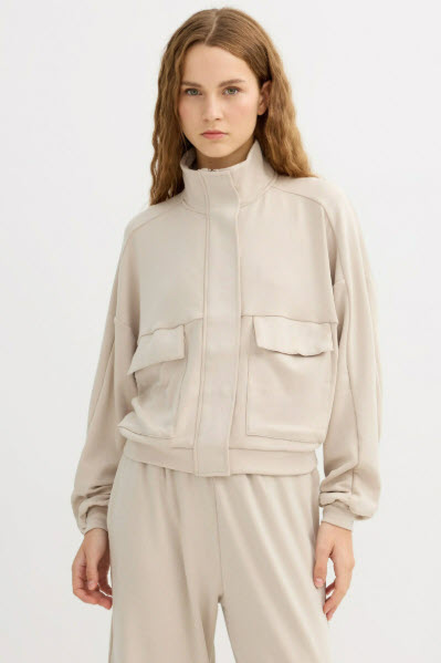 Krásny štýlový komplet značky oysho, pc 110 eur, m