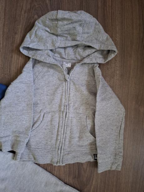 Mikiny + teplaky, f&f,86