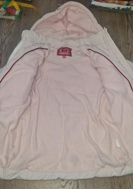 Bledučko ružová bunda, 122