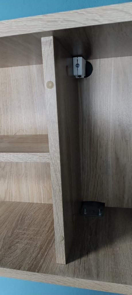 Nástenná polička, 