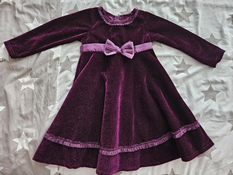 Slavnostne saty, 104