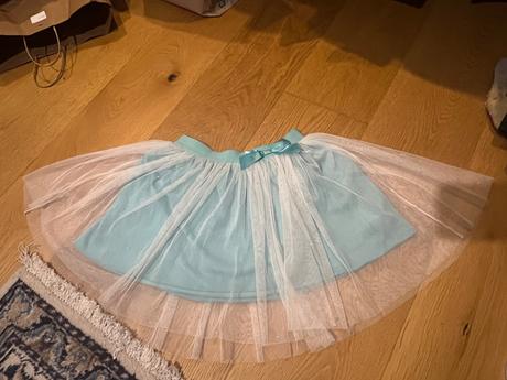 Trblietava nariasena suknicka s tylom, 140