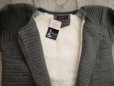 Bunda s potlačou na chrbte, l