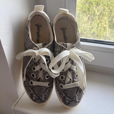 Tenisky so vzorom, stradivarius,37