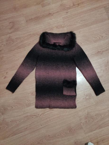 Predĺžený pulóver k leginam, s