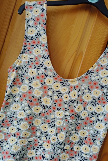 Kvetinové šaty, gate,s