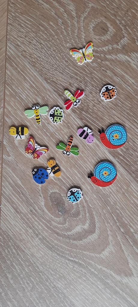 Drevene gombicky zvieratka, domceky, auta, 