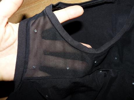 Kratke s volanmi a kamienkami, xs