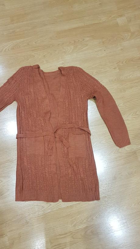Hnedý predĺžený sveter v. m, m
