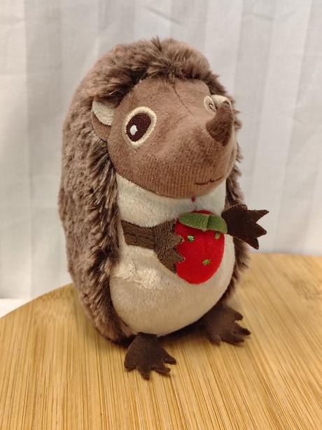 Plyšový pískajúci ježko s jahôdkou, 14 cm, 