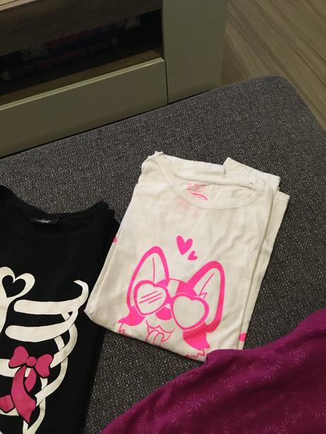 4x triká , 1x mikinka, 5eur, takko,146