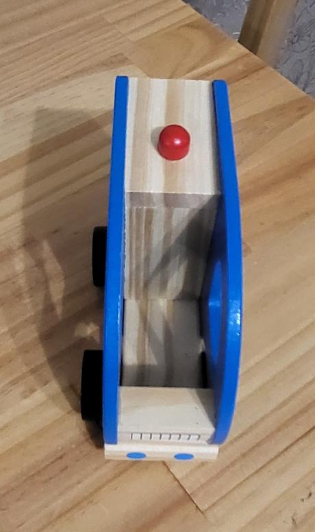 2x drevené auto - hasiči, policajti, 