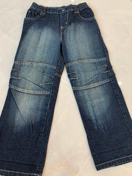 Dva druhy nohavíc, 122