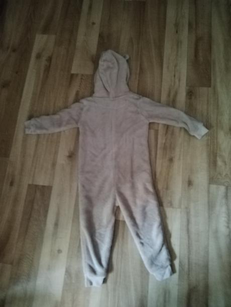 Vianočný overal, 92