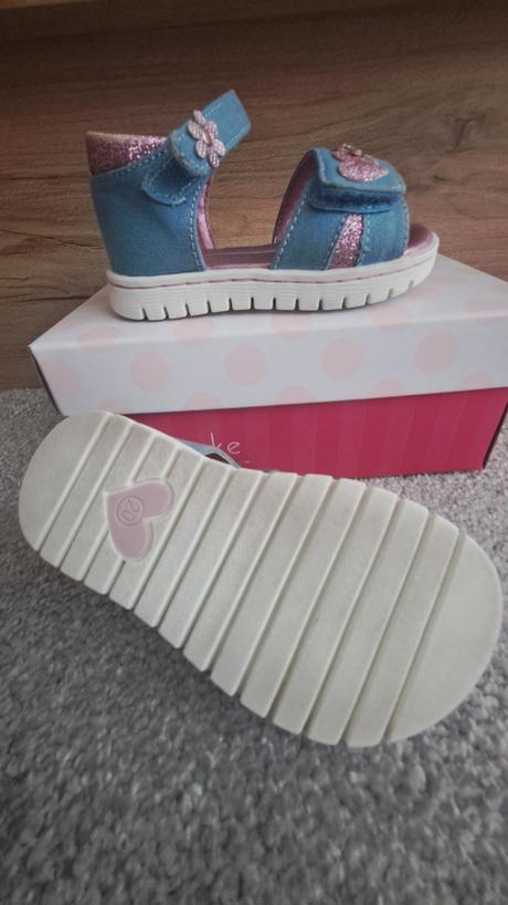 Sandálky, cupcake,20