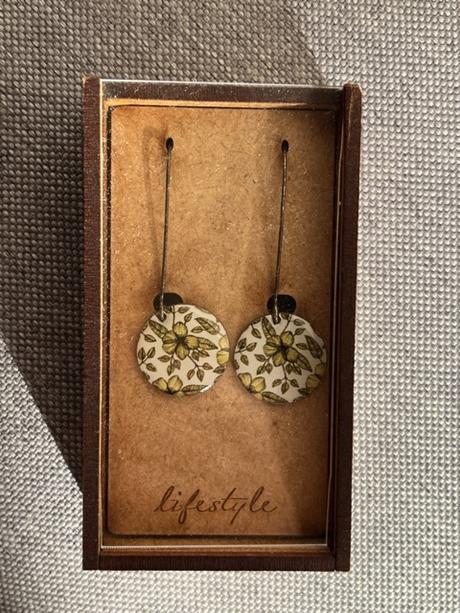 Nausnice v darcekovej krabicke, 