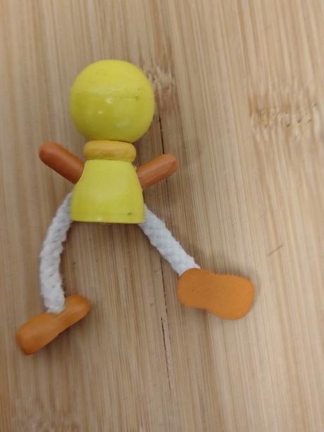Retro drevený káčer, šnúrkové nohy, 6,5 cm,