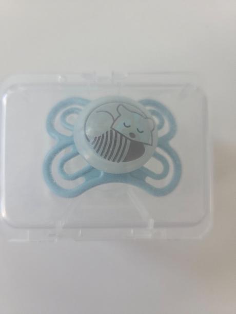 Mma dudlík 0+ svieti v tme, 