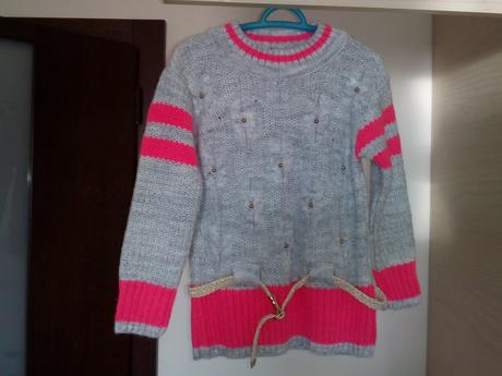 Krásny pulovrik zn.papilon - nenosený, 104