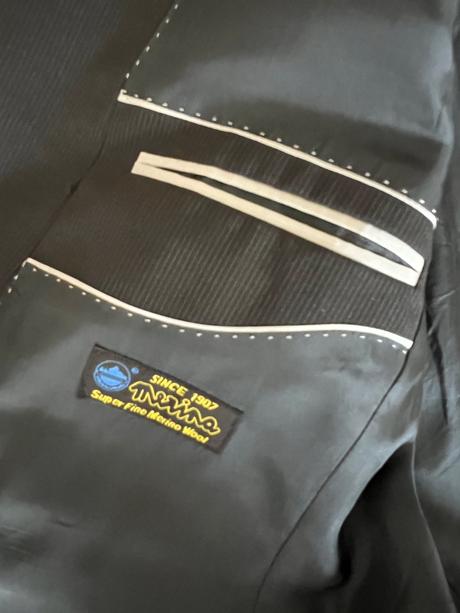 Elegantný čierny oblek ozeta, kvalitný a štýlový, 26