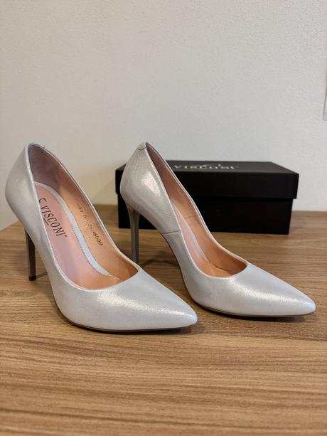 Strieborné lodičky, 35