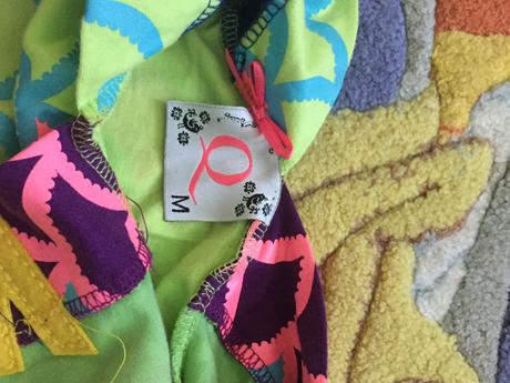 Krásne farebné tričko, m