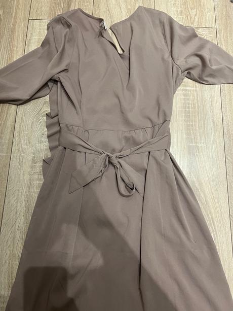 Pohodlne a lahucke saty, zakryvajuce nedostatky, 42