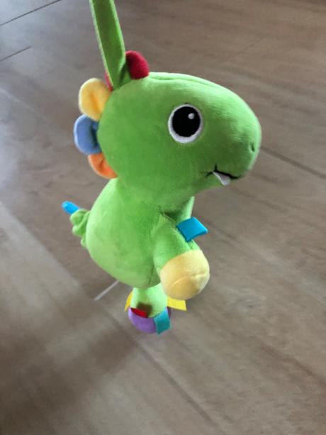 Naťahovací hrací dráčik, 