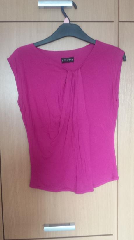 Tricko anglickej znacky s riasenim vpredu, principles,m