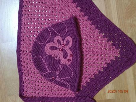 Háčkovaný kompletik jar-jeseň, 104