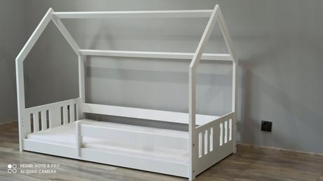 Drevená posteľ domček, šírka (cm): 80,dĺžka (cm): 180