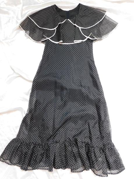 Pekne bodkovane vintage šaty, 36