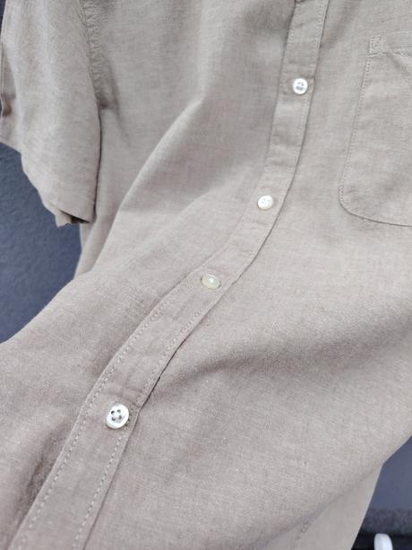 Pánska bledo hnedá košeľa zo zmesi ľanu a bavlny s, takko,m