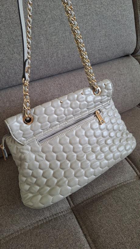 Väčšia kabela, carpisa