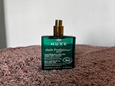 Nuxe suchy olej,