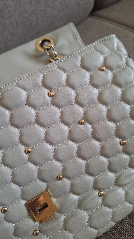 Väčšia kabela, carpisa