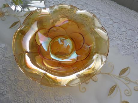 Misa z farebného skla v tvare kvietku-retro,, 