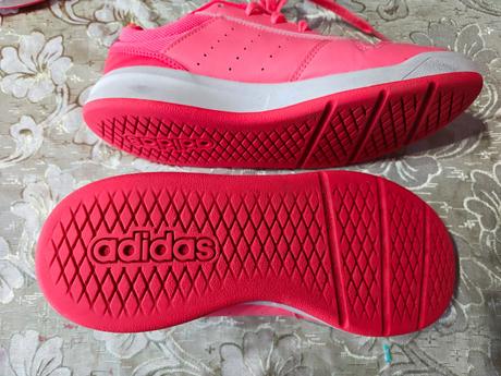 Dvoje tenisky, top stav, adidas,37