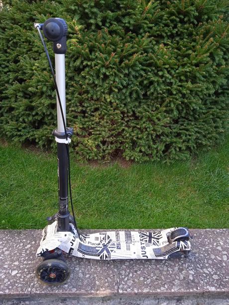 Detská trojkolesová kolobežka, nils