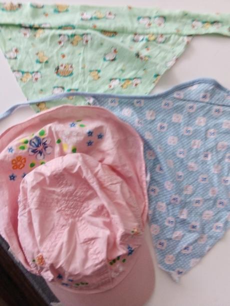 Balíček letných šatiek a siltovka, 68–80